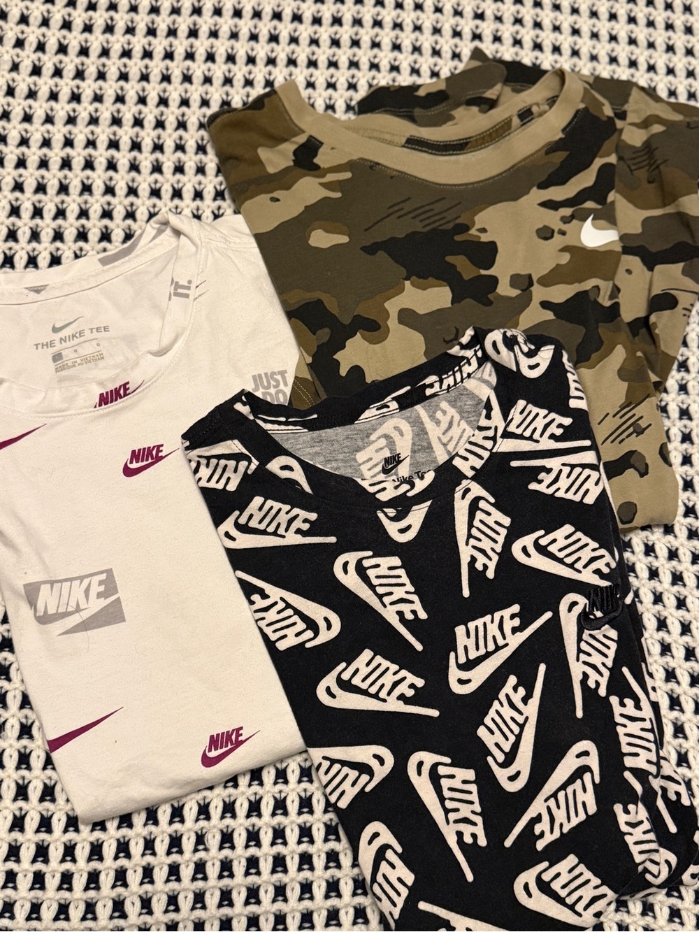 Nike Tee Bundle - Camo Green, Black, White with Pink Accents size Large